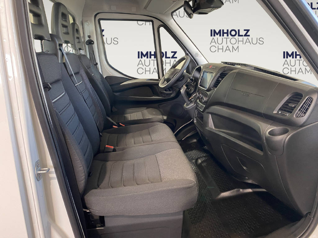 imho8269_2806293 vehicle image