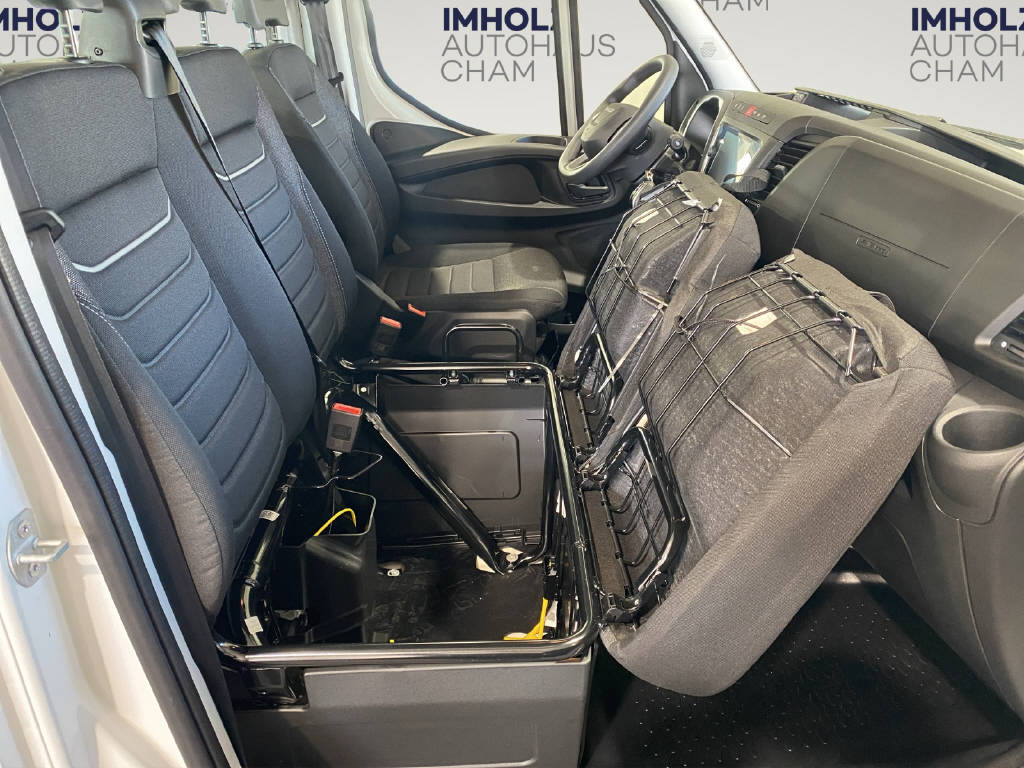 imho8269_2806293 vehicle image