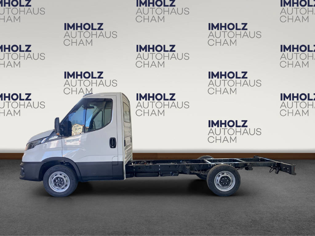 imho8269_2806293 vehicle image