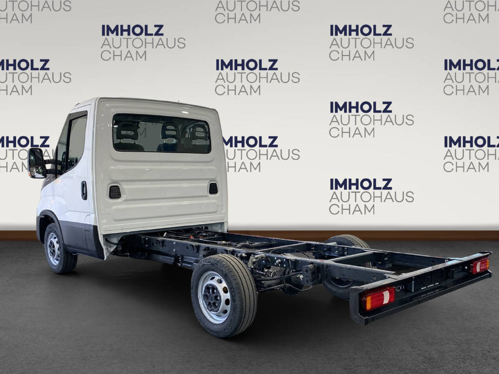 imho8269_2806293 vehicle image