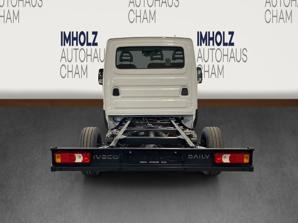 imho8269_2806293 vehicle image