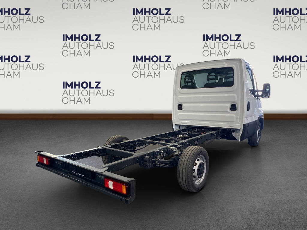 imho8269_2806293 vehicle image