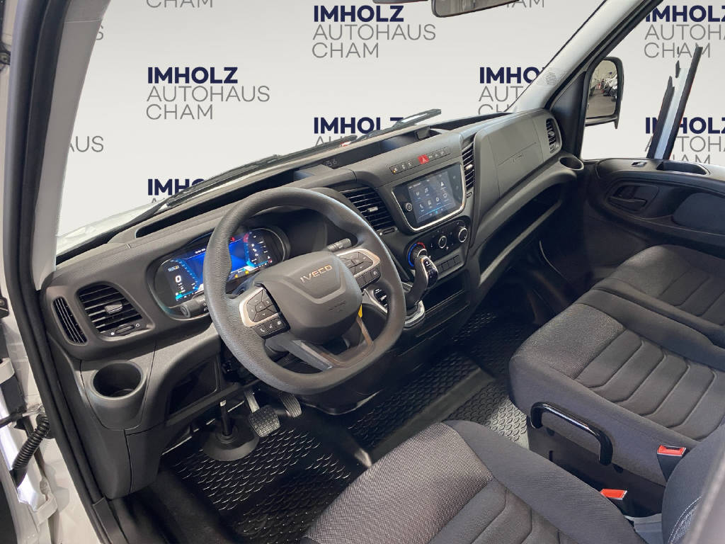 imho8269_2806293 vehicle image