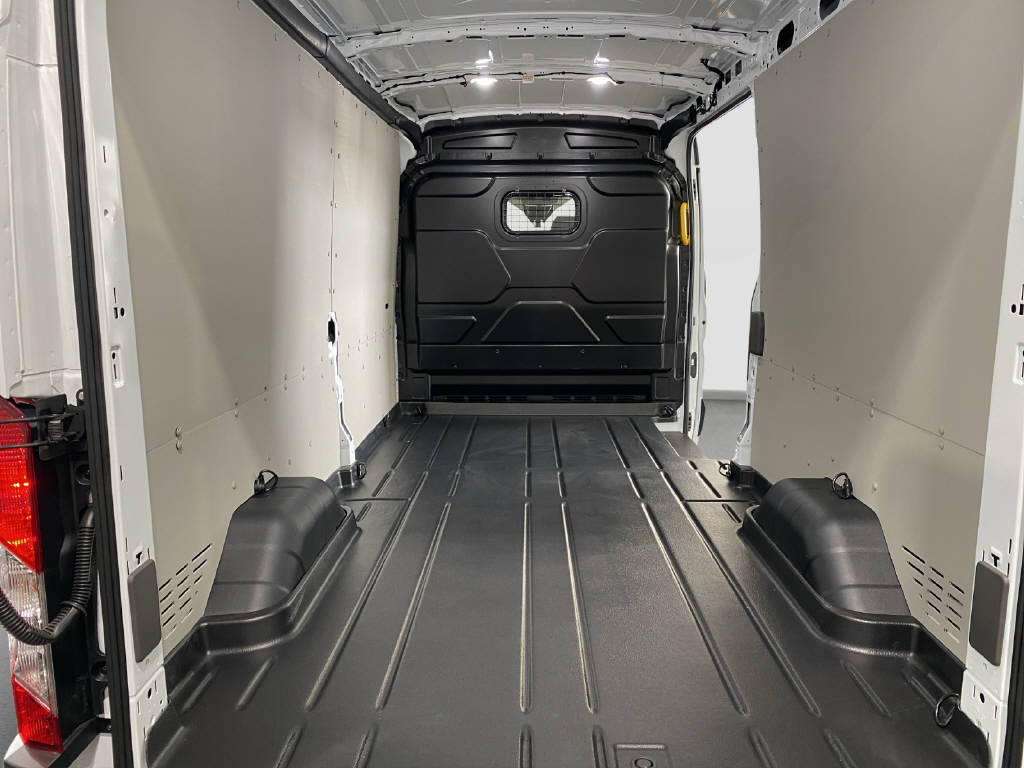 imho8269_2806294 vehicle image