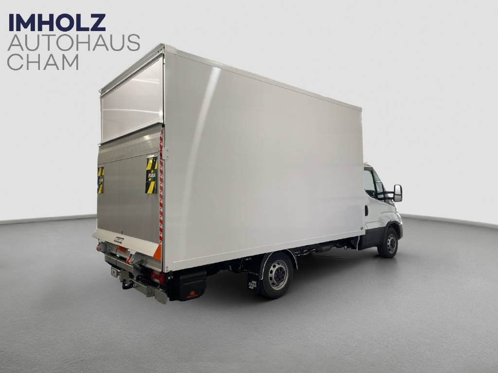 imho8269_2805736 vehicle image