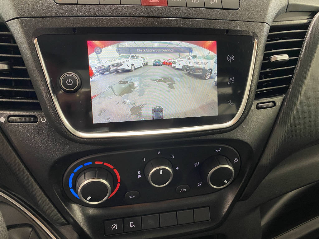 imho8269_2805737 vehicle image