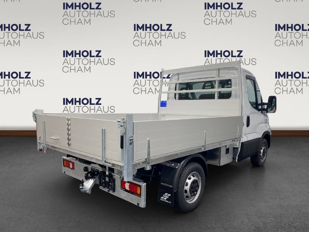 imho8269_2805737 vehicle image