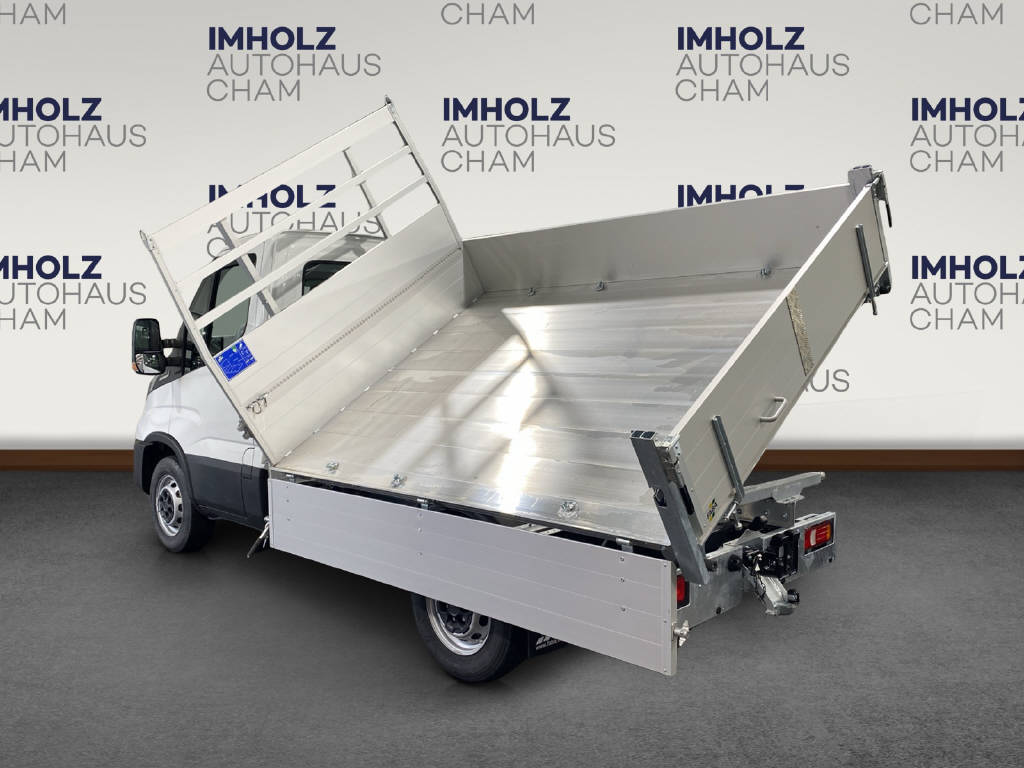 imho8269_2805737 vehicle image