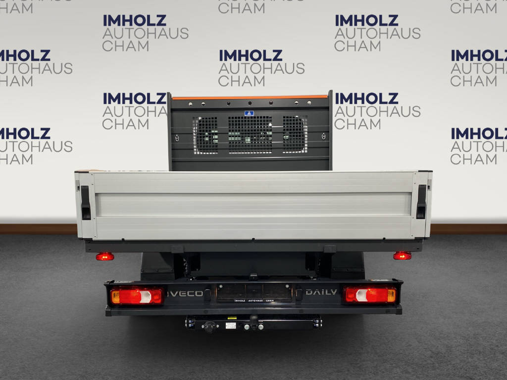 imho8269_2805738 vehicle image