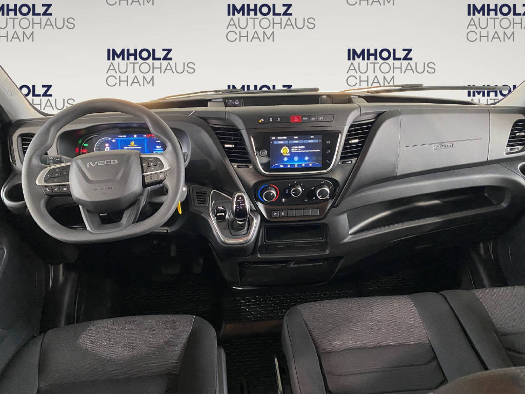 imho8269_2805738 vehicle image