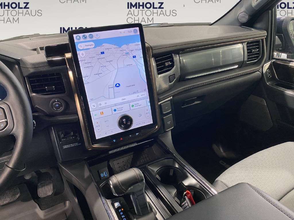 imho8269_2805739 vehicle image