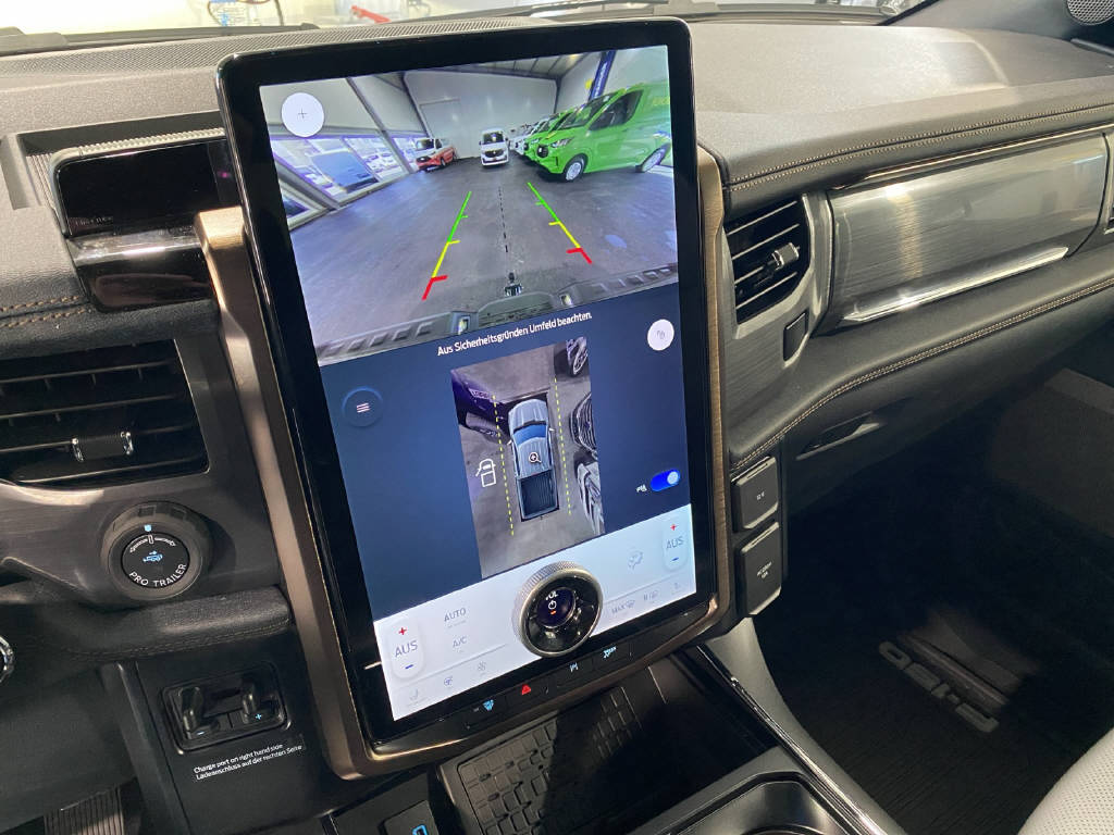 imho8269_2805739 vehicle image