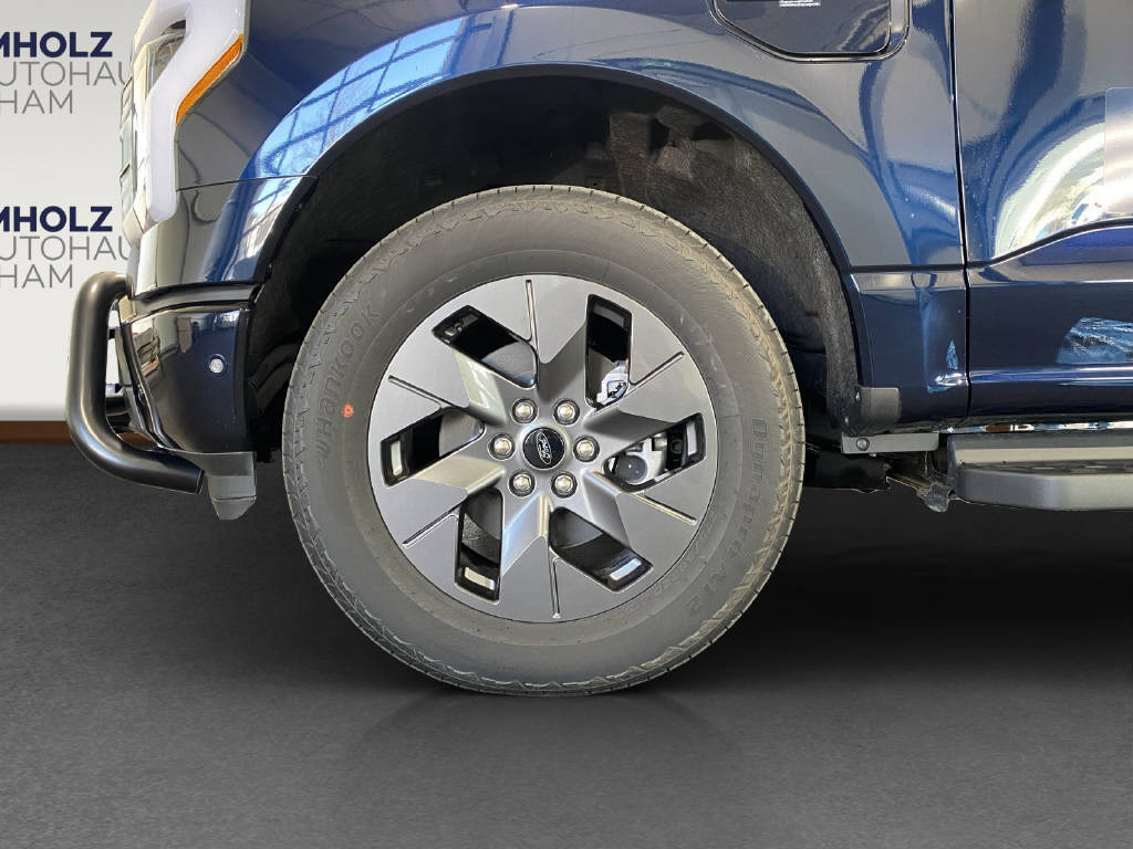 imho8269_2805739 vehicle image