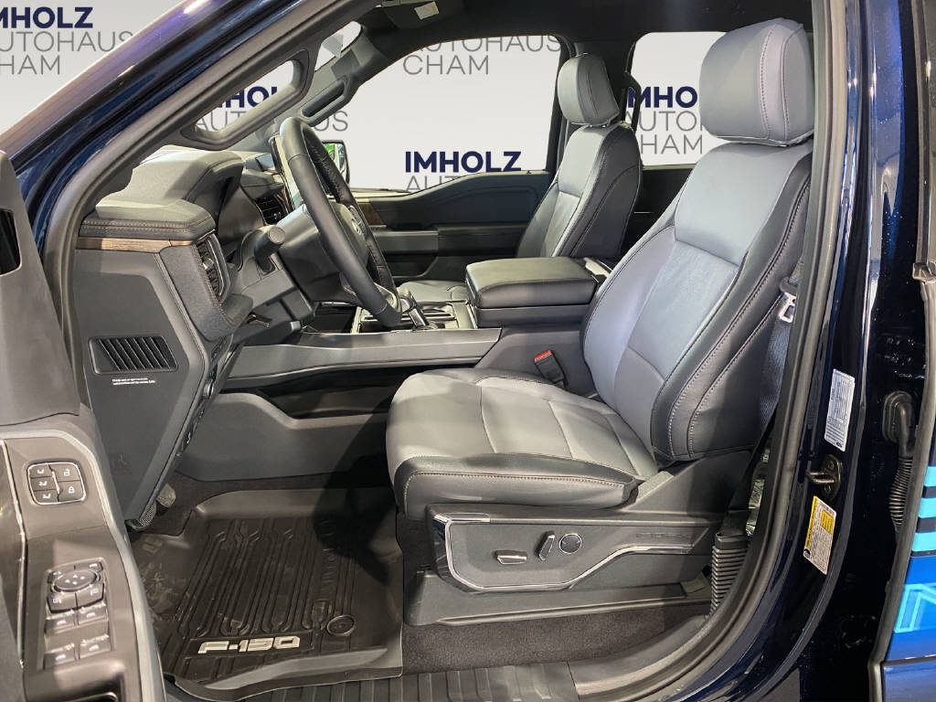 imho8269_2805739 vehicle image