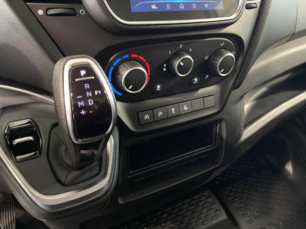 imho8269_2806299 vehicle image