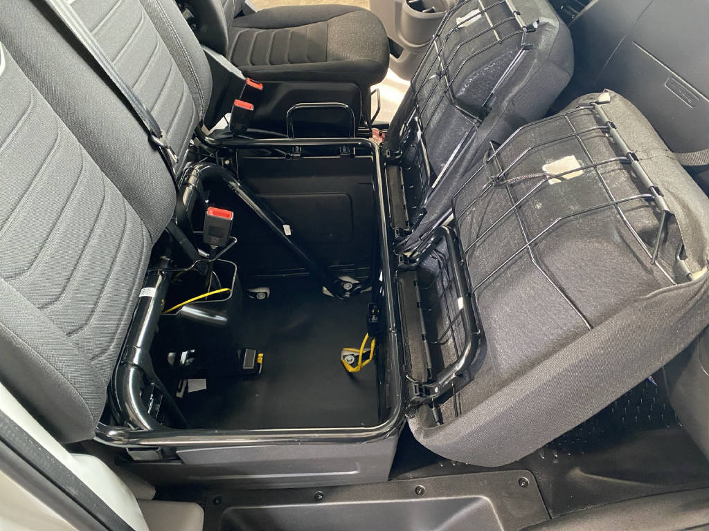 imho8269_2806299 vehicle image