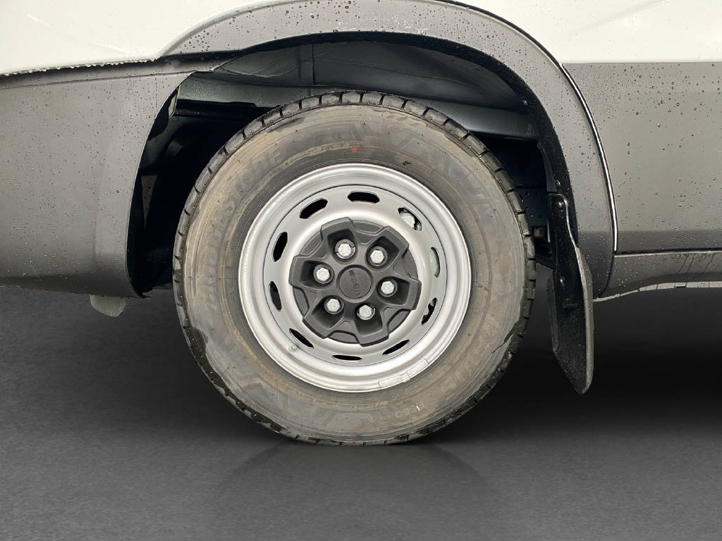 imho8269_2806299 vehicle image