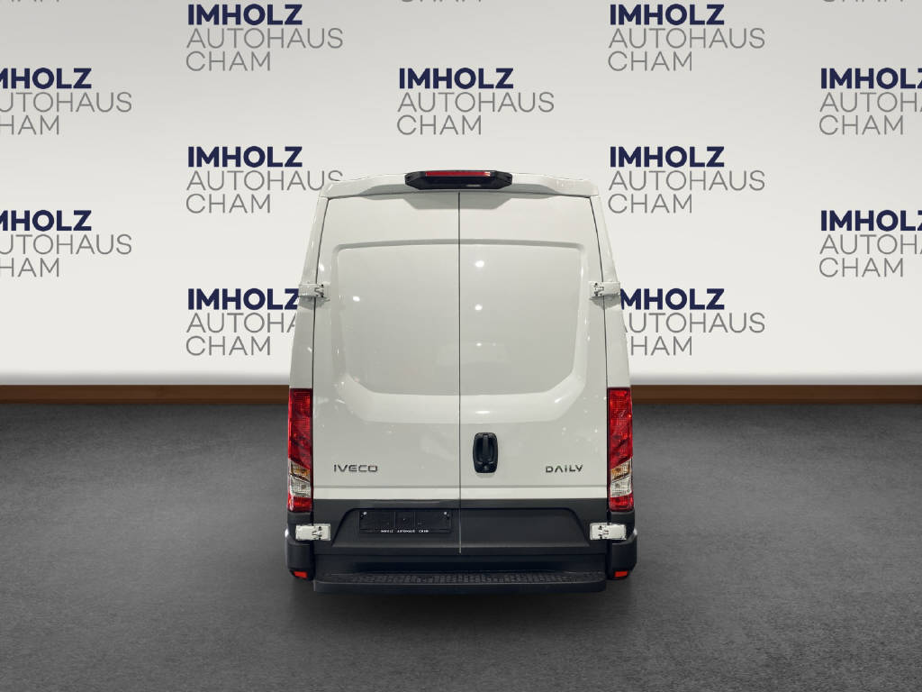 imho8269_2806299 vehicle image