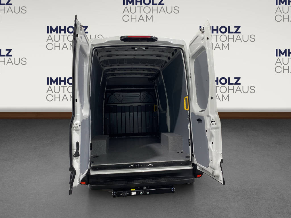 imho8269_2805741 vehicle image