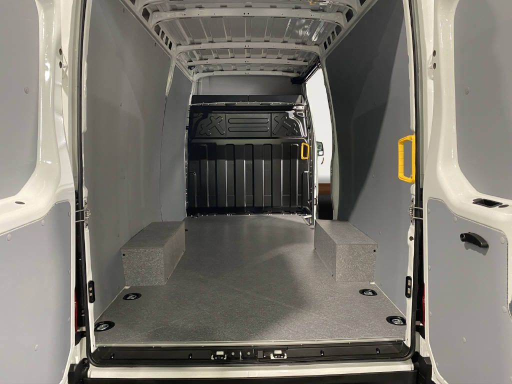 imho8269_2805741 vehicle image