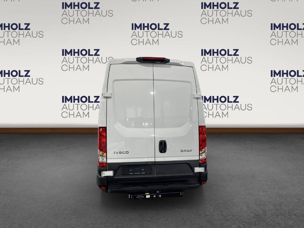 imho8269_2805741 vehicle image