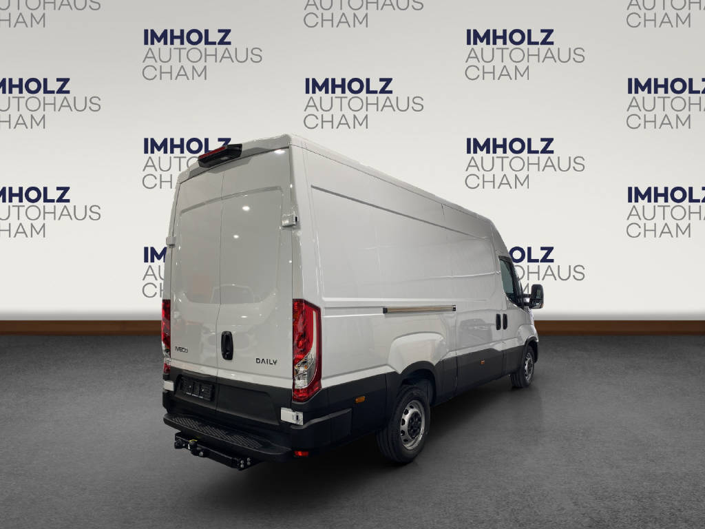 imho8269_2805741 vehicle image