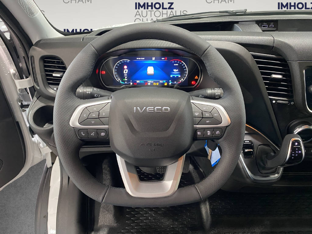 imho8269_2806301 vehicle image