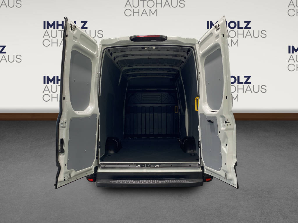 imho8269_2806301 vehicle image