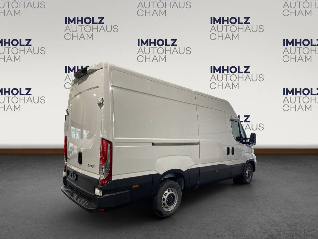 imho8269_2806301 vehicle image