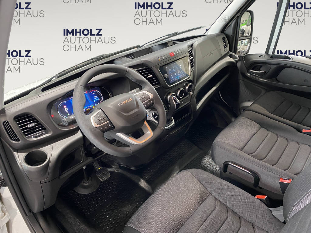 imho8269_2806301 vehicle image