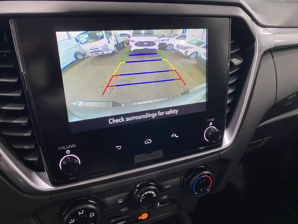 imho8269_2805743 vehicle image