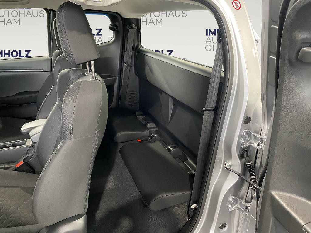 imho8269_2805743 vehicle image