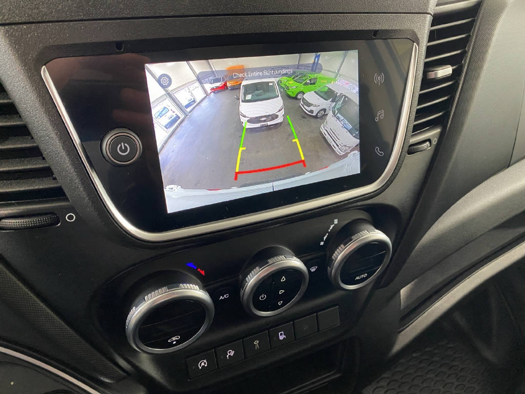 imho8269_2806303 vehicle image