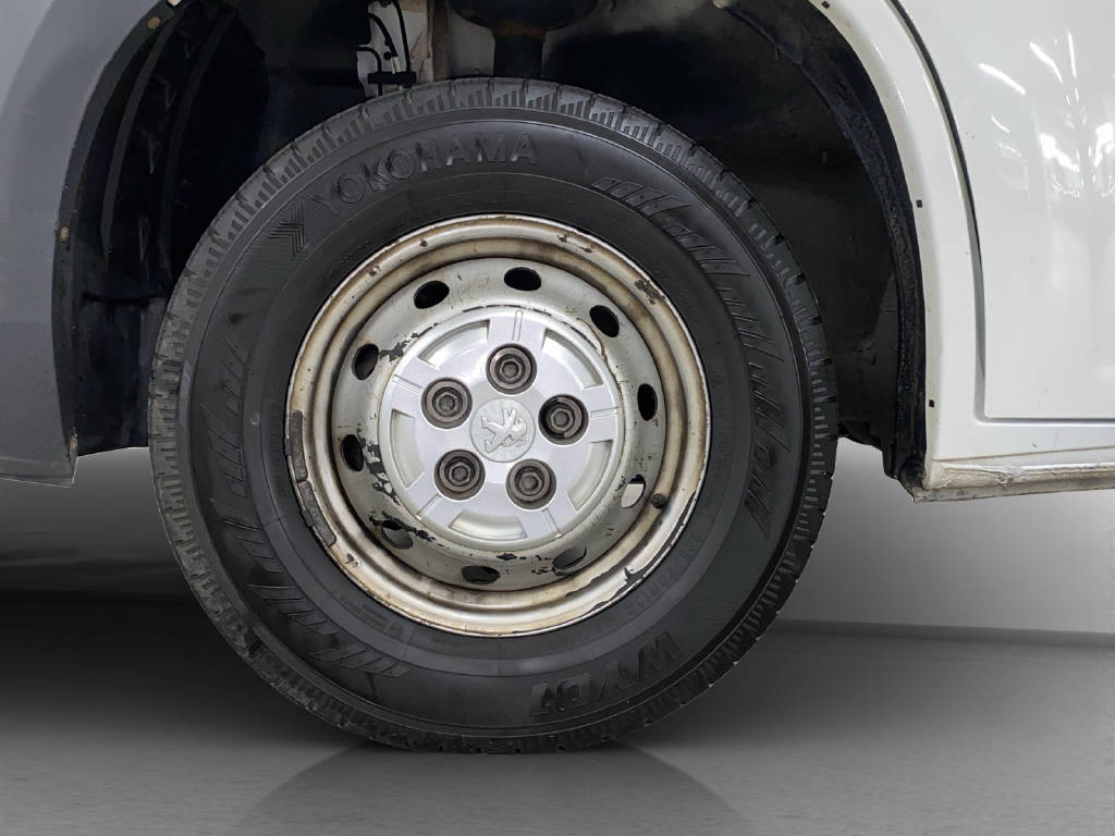 imho8269_2806304 vehicle image