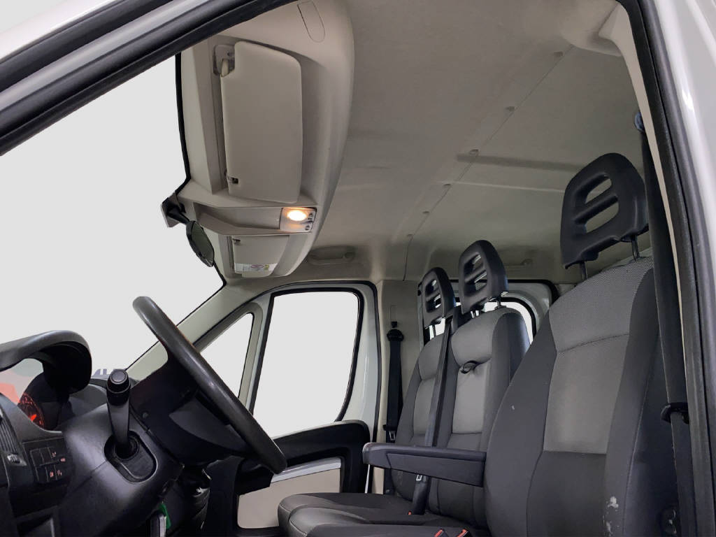 imho8269_2806304 vehicle image