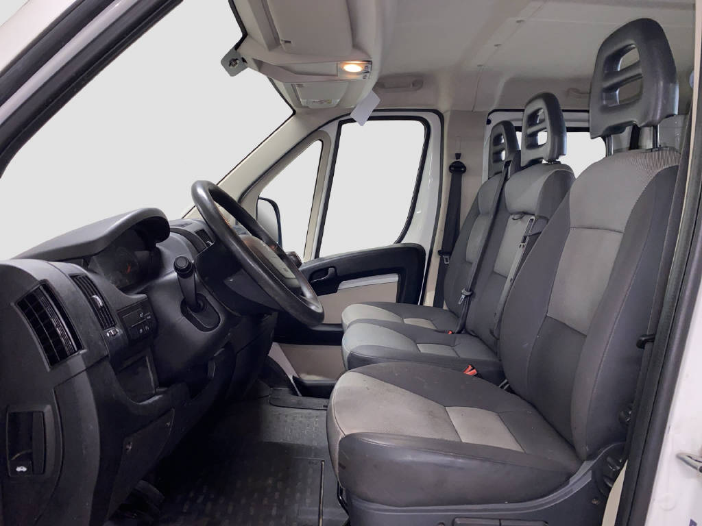 imho8269_2805745 vehicle image