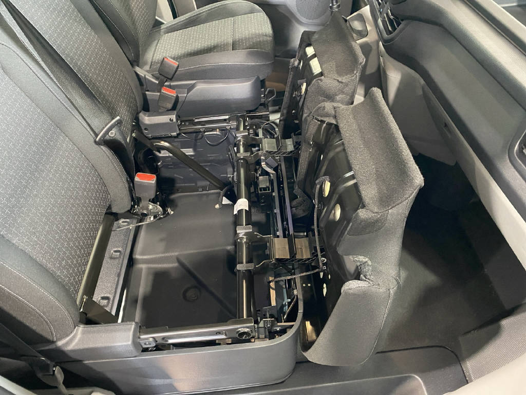 imho8269_2805746 vehicle image