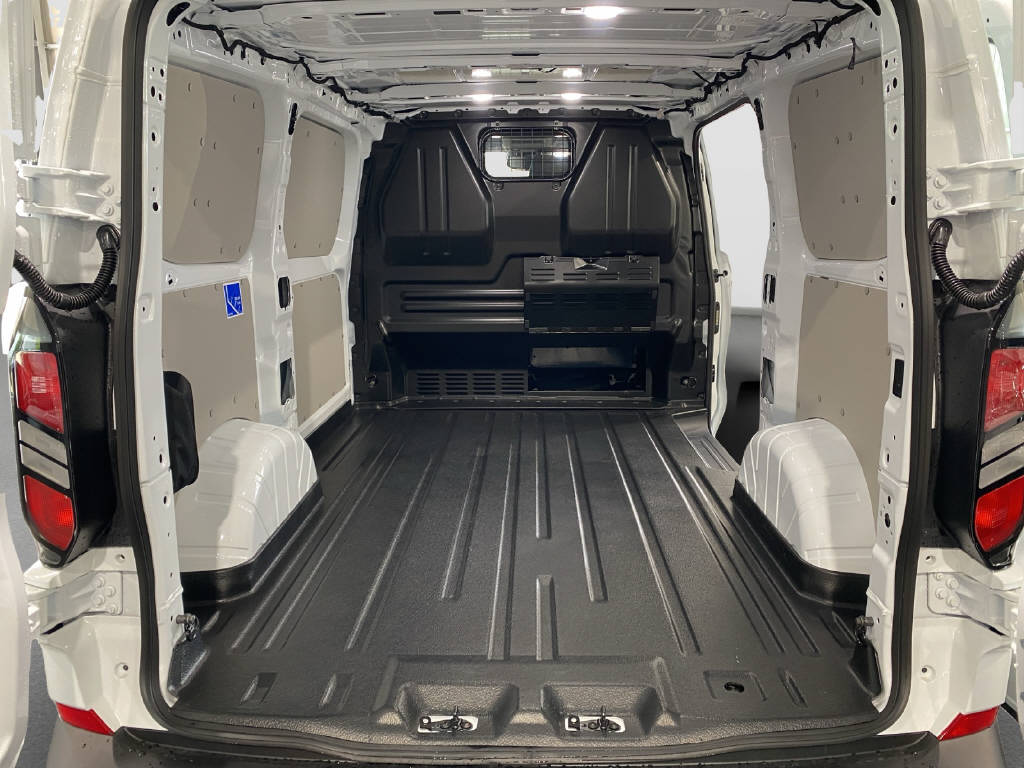 imho8269_2805746 vehicle image