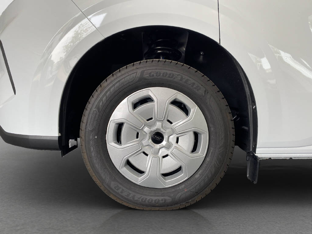 imho8269_2805746 vehicle image