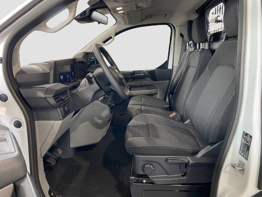 imho8269_2805746 vehicle image