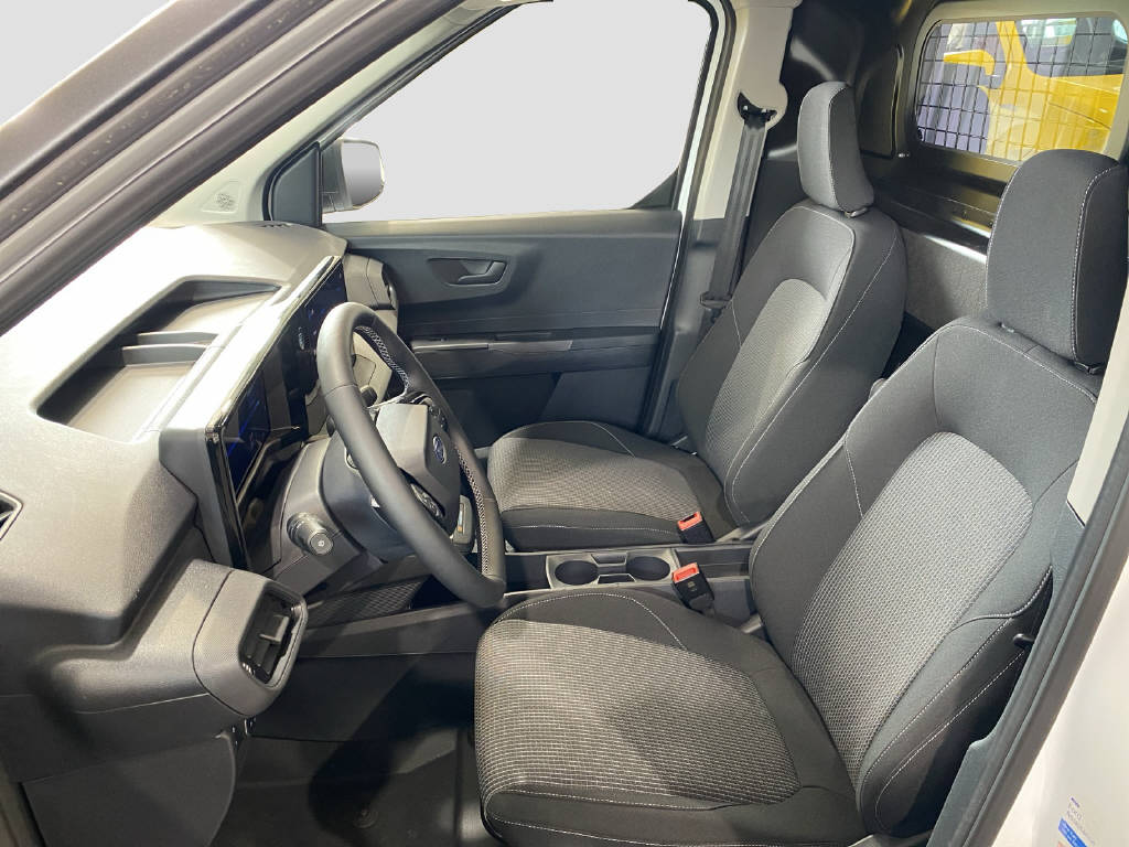 imho8269_2806307 vehicle image