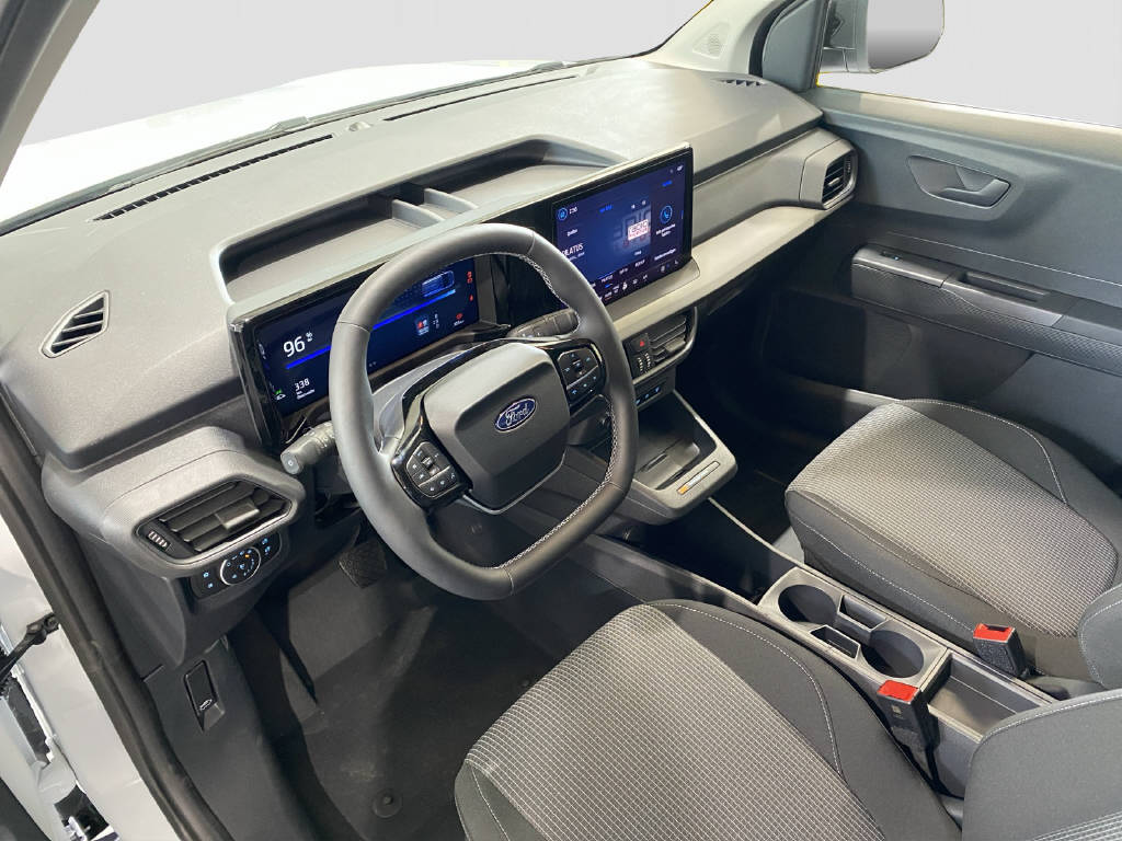 imho8269_2806307 vehicle image