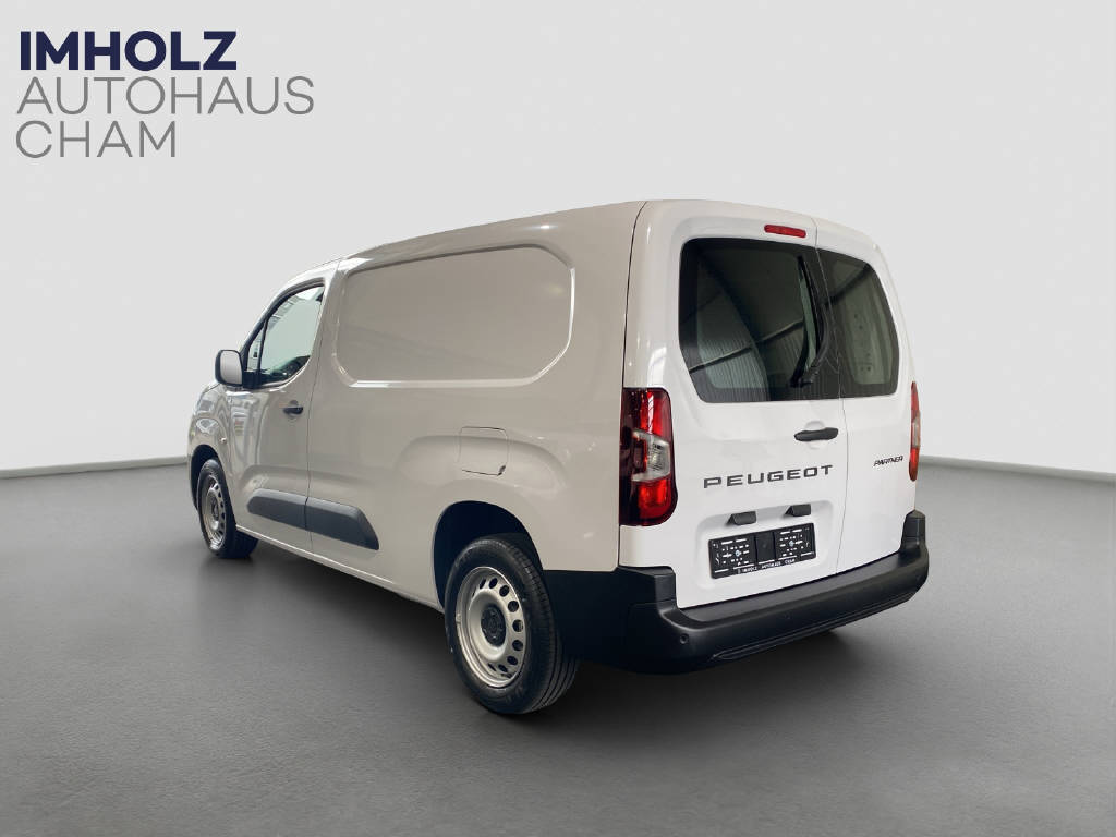 imho8269_2806308 vehicle image