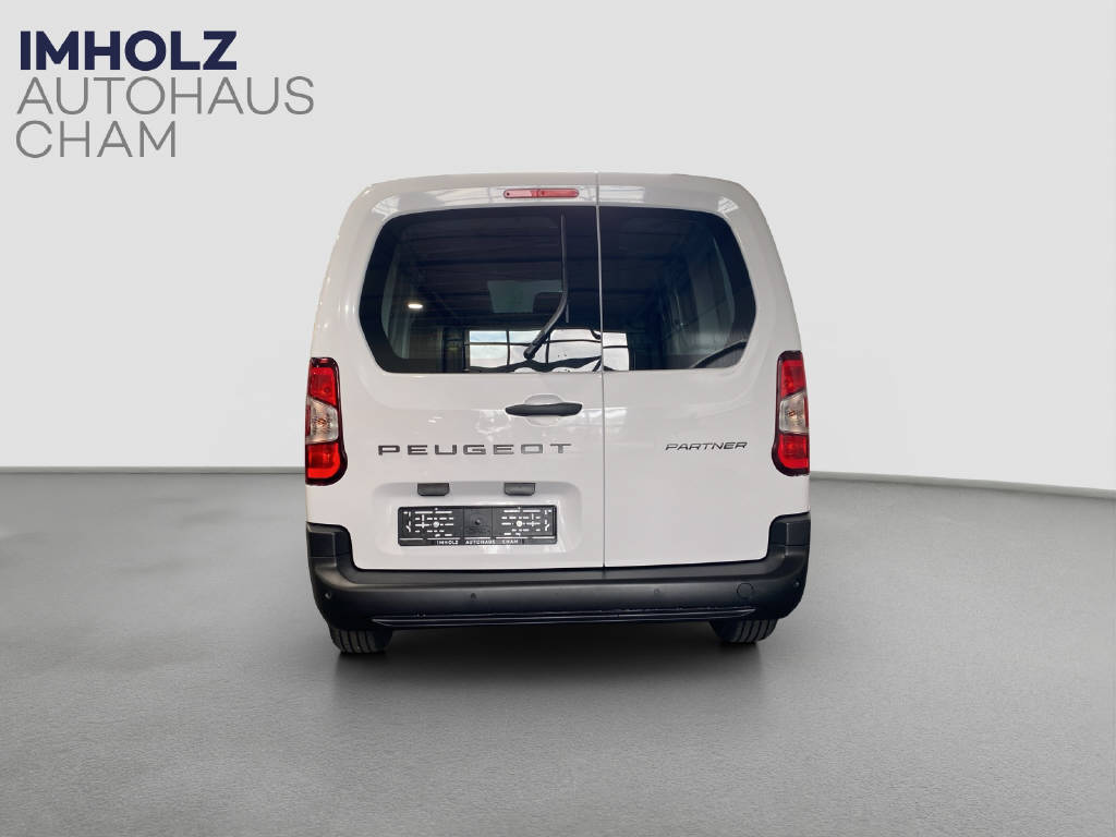 imho8269_2806308 vehicle image