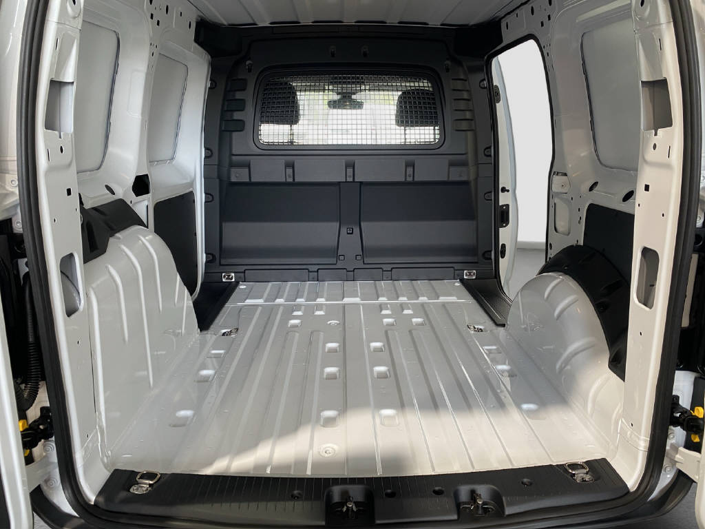 imho8269_2899569 vehicle image