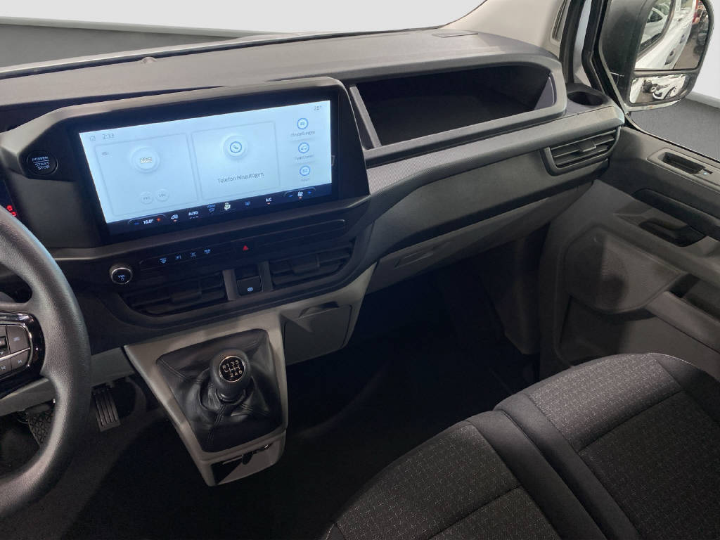 imho8269_2806309 vehicle image