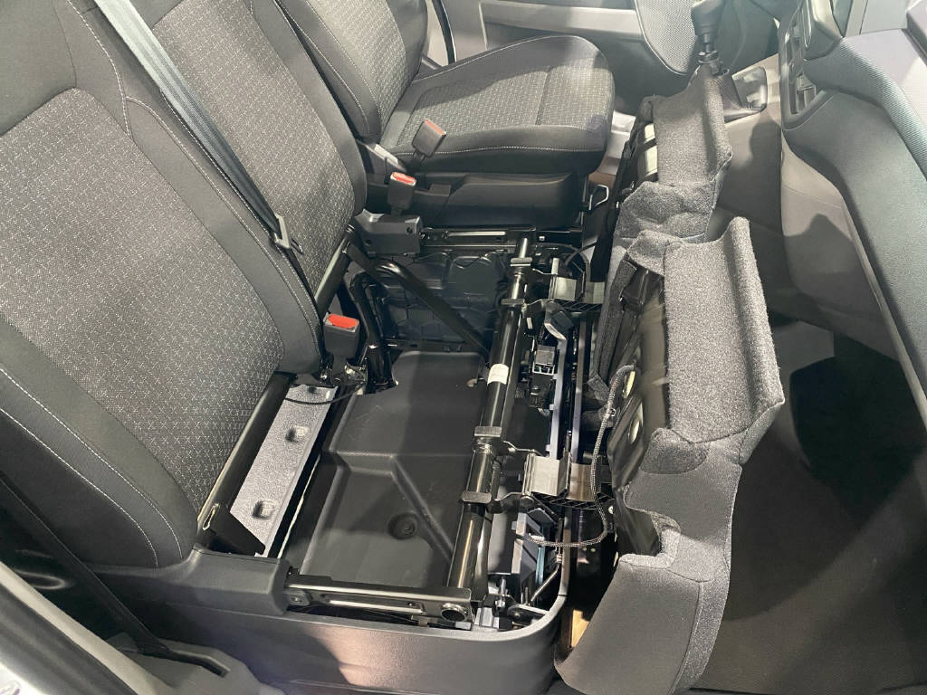 imho8269_2806309 vehicle image