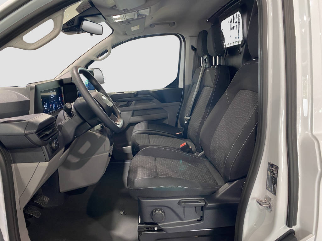 imho8269_2806309 vehicle image