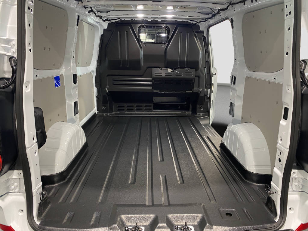 imho8269_2806310 vehicle image