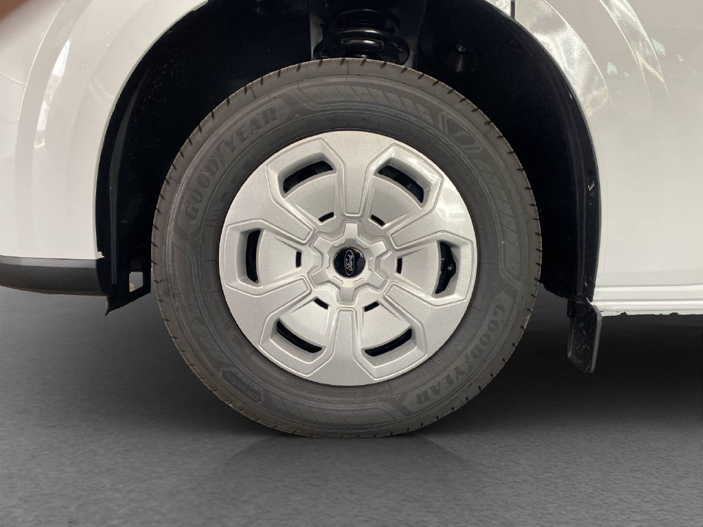 imho8269_2806310 vehicle image